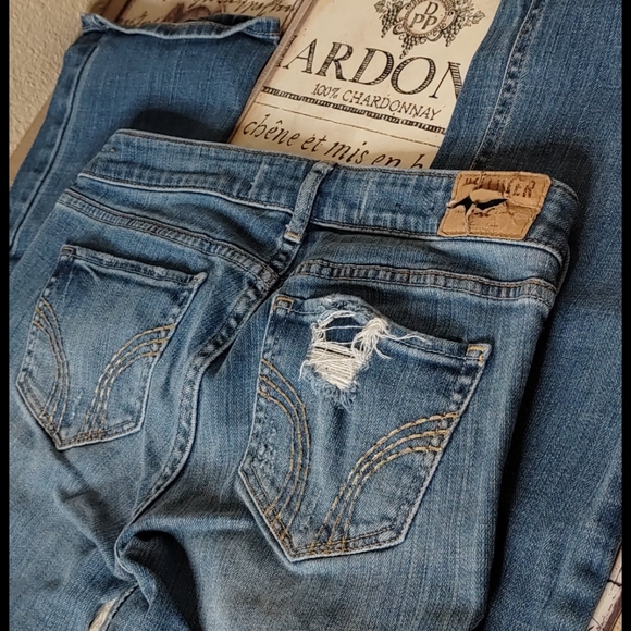 Hollister Distressed Low Rise Bootcut Jeans - Picture 4 of 7